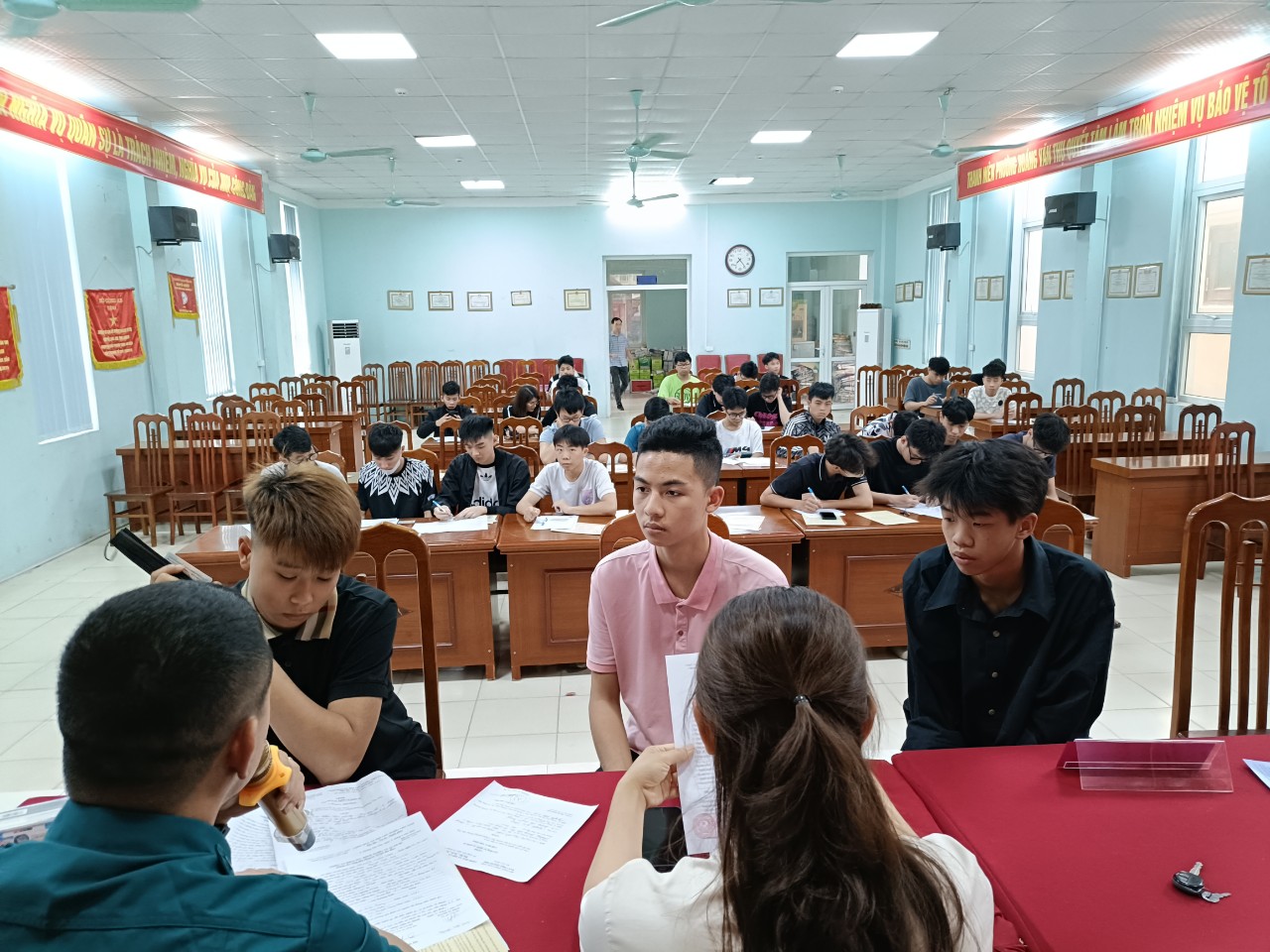 UBND phường Hoàng Văn Thụ: Tổ chức Đăng ký NVQS cho công dân 17 tuổi trên địa bàn